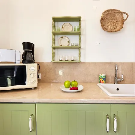 Alfama Cozy By Get Your