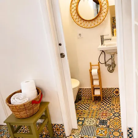 Alfama Cozy By Get Your *