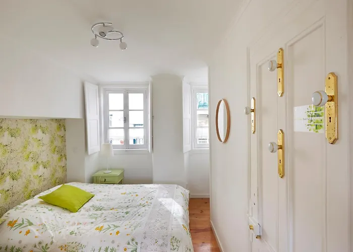 Apartment Alfama Cozy By Get Your