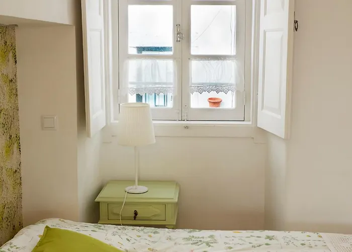 Alfama Cozy By Get Your