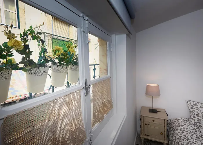 Apartment Alfama Cozy By Get Your Lisbon