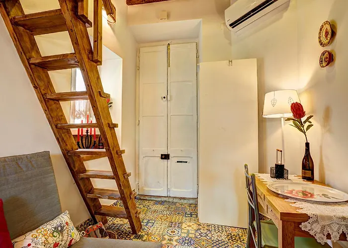 Apartment Alfama Cozy By Get Your Lisbon