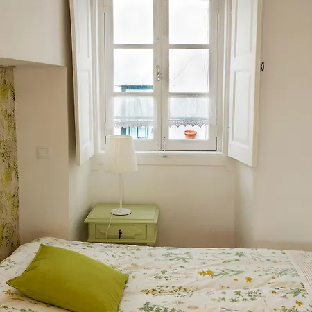 Alfama Cozy By Get Your